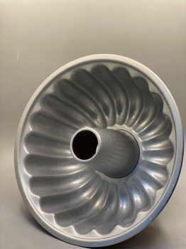 Carbon Steel Bakeware Non-Stick Vortex-Shaped Kugelhopf Mold Tube Cake Pan for Oven Baking