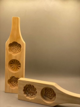 Wooden Patterned Mold for Making Multi-Dimensional Flower-shaped Pastries