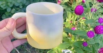 Charming Gradient Color Frosted Glass Mugs Elegant and Modern Coffee or Tea Cups Perfect for Home and Restauran