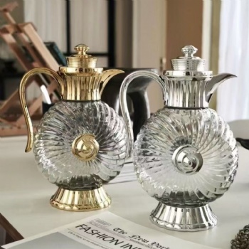 European Creative Transparent Glass Bottle Water Bottle Fan Shape with Modern Design Colored Tabletop Decoration